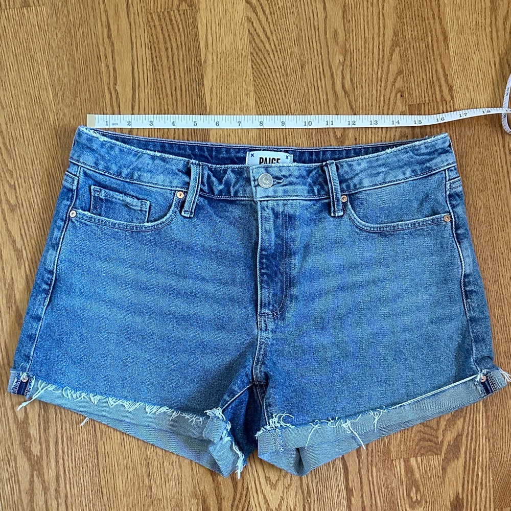 (NWOT) PAIGE Women's Denim Blue Frayed Hem Jean Shorts